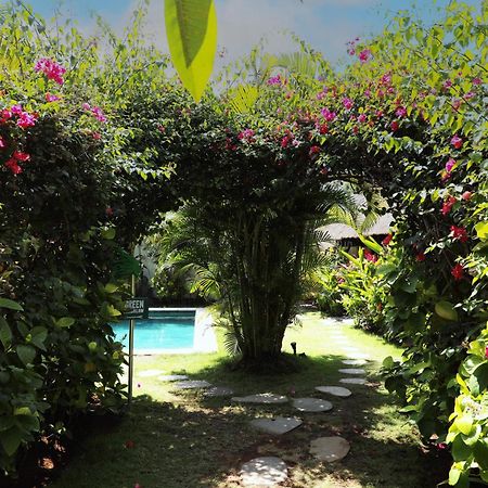 Bingin Bienvenue Guest House อูลูวาตู ภายนอก รูปภาพ